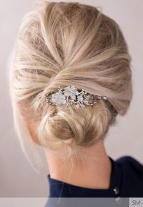 Beautiful solution for messy mom hair